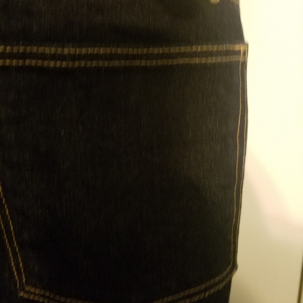 Blue Jeans - Picture 2 of 3